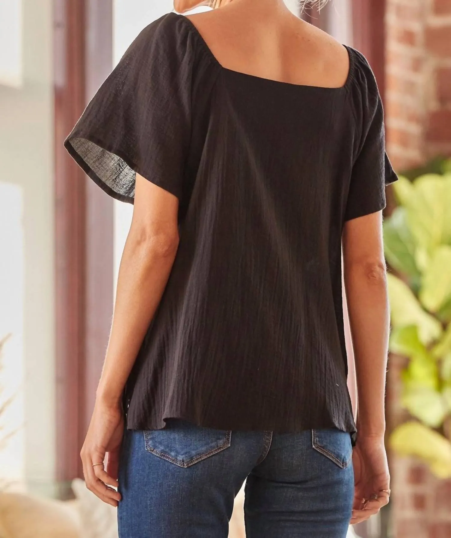 Andree By Unit - Embroidered Tile Design Top