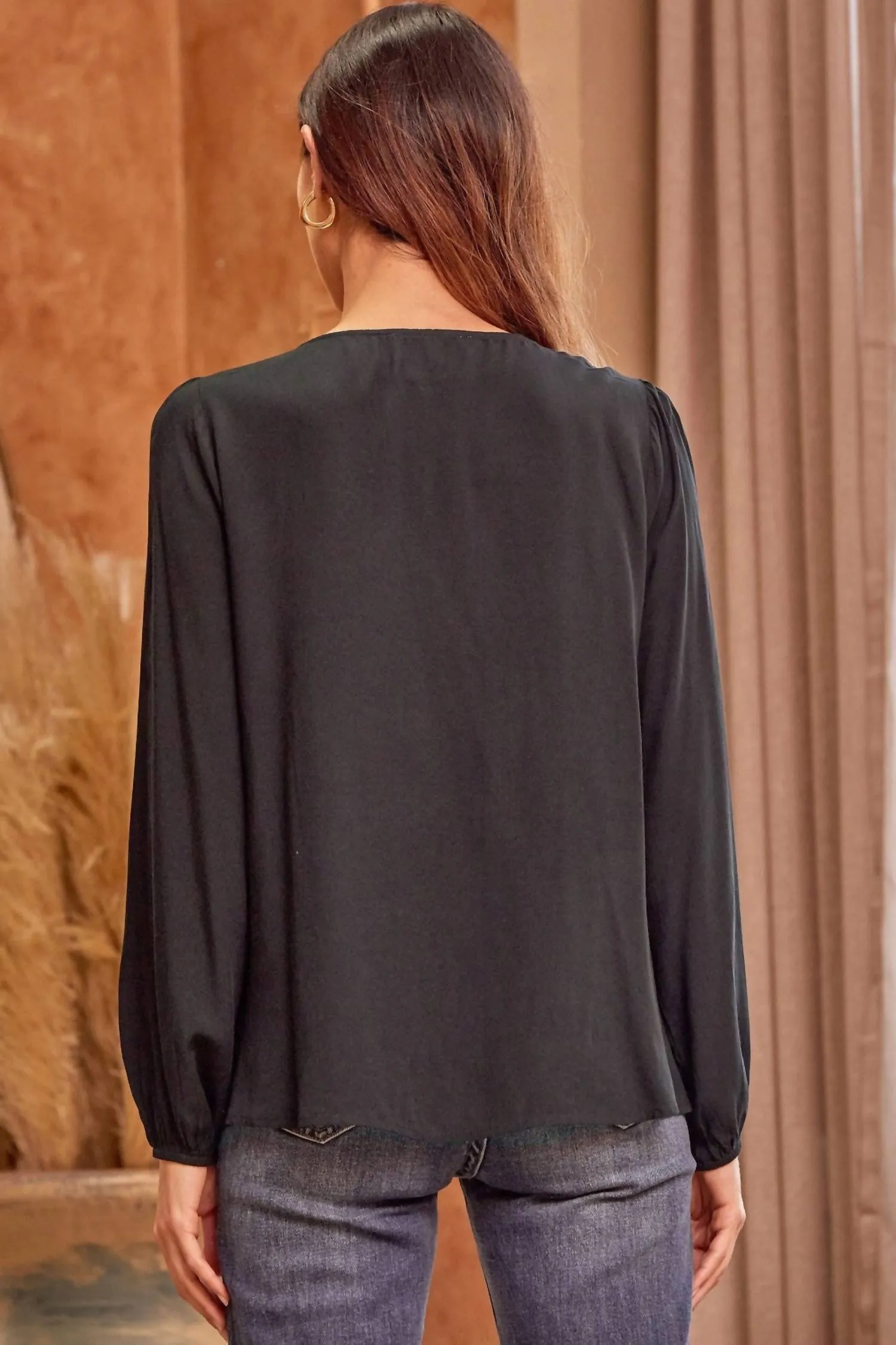 Andree By Unit - Floral Embroidered Blouse