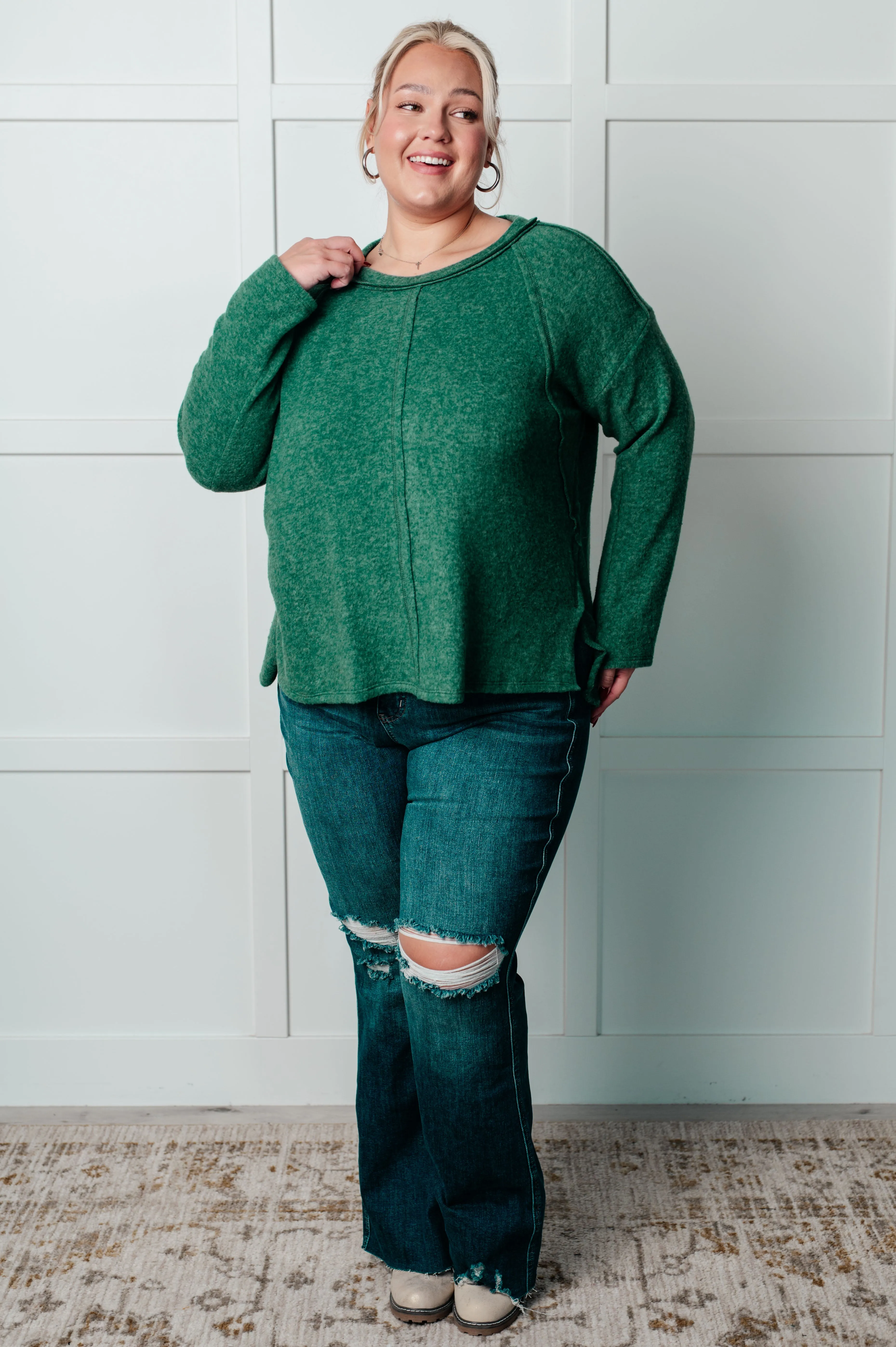 ONLINE EXCLUSIVE Simple Silhouette Brushed Hacci Sweater in Dark Green