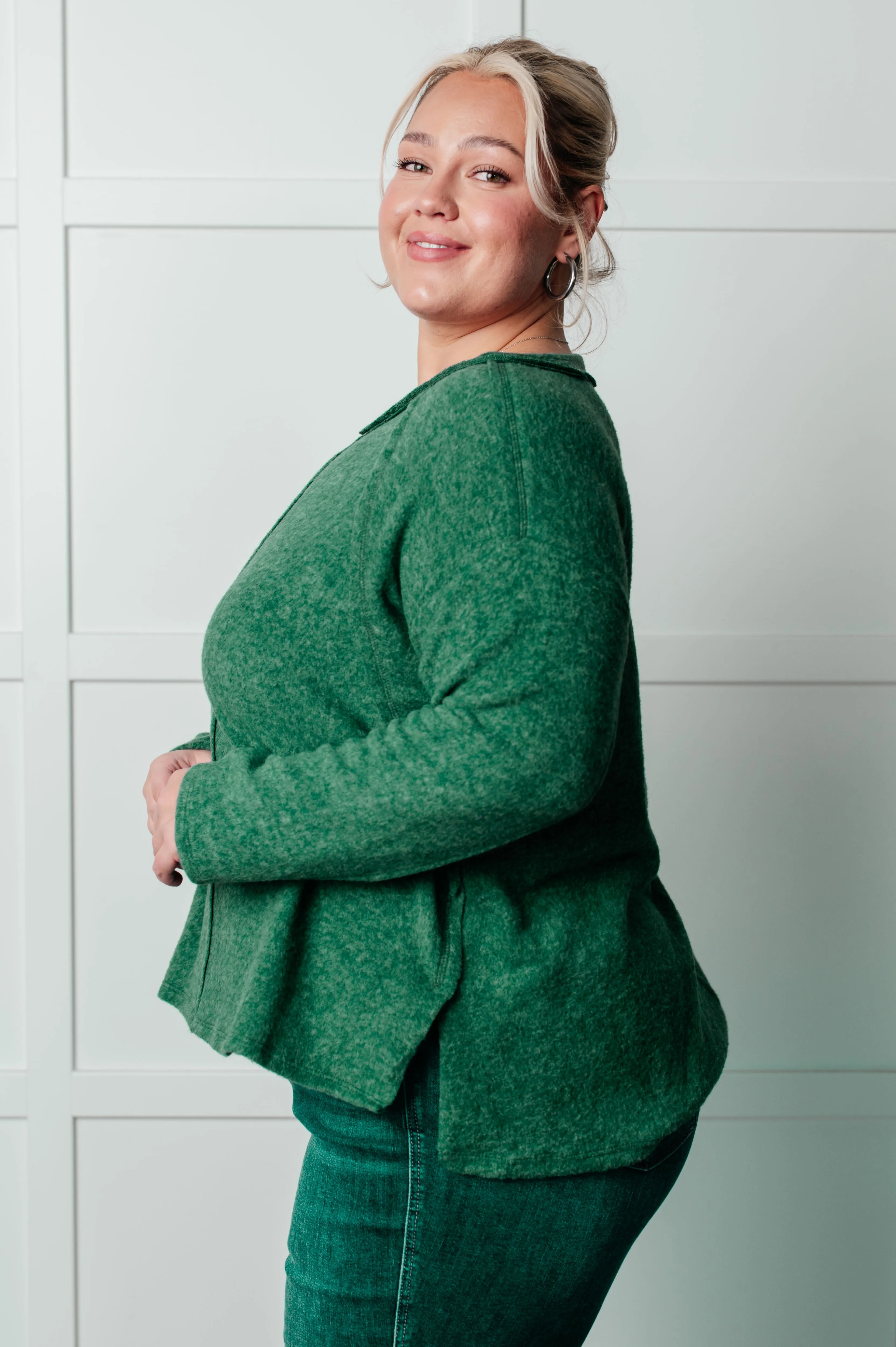 ONLINE EXCLUSIVE Simple Silhouette Brushed Hacci Sweater in Dark Green