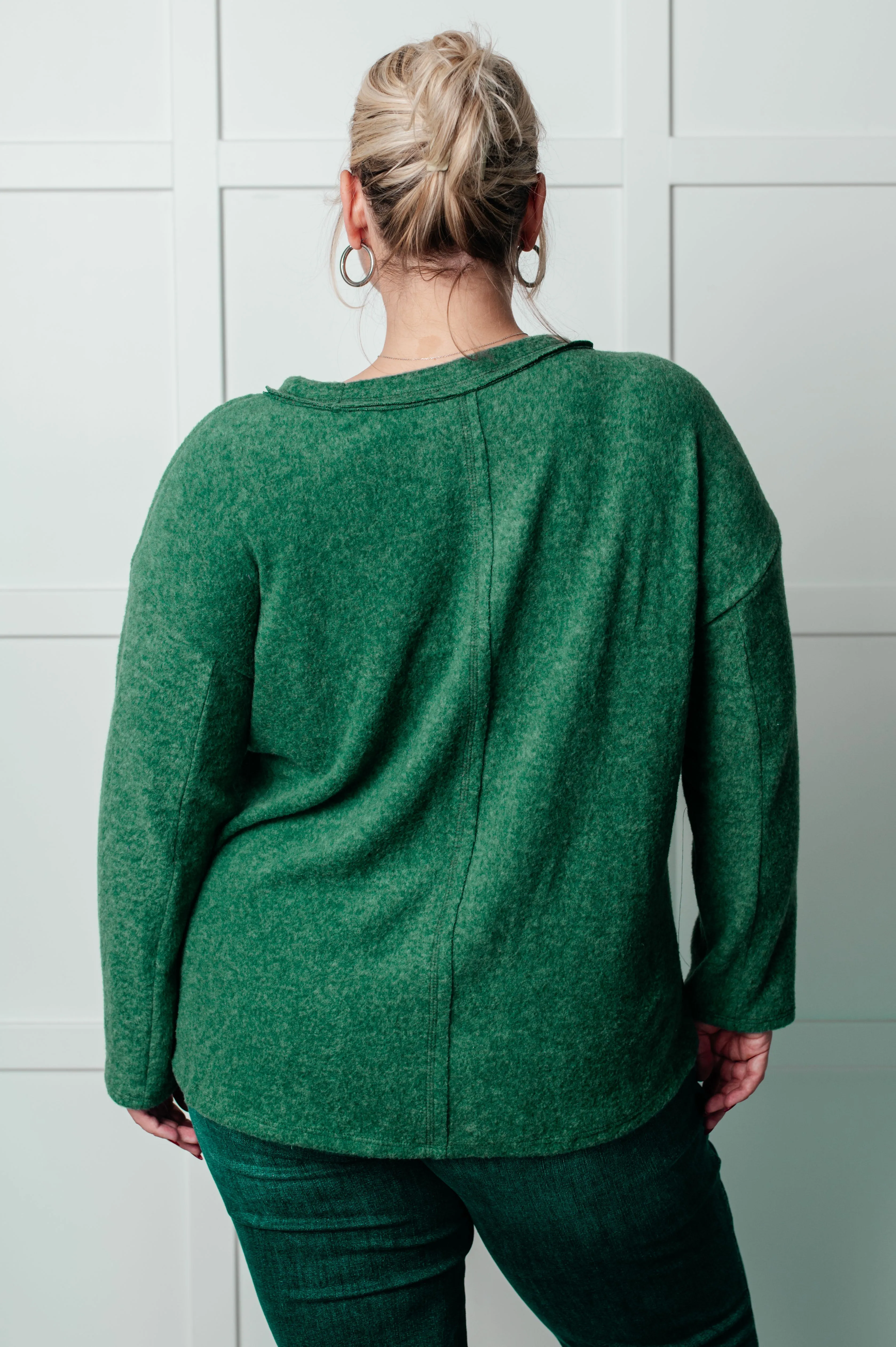 ONLINE EXCLUSIVE Simple Silhouette Brushed Hacci Sweater in Dark Green